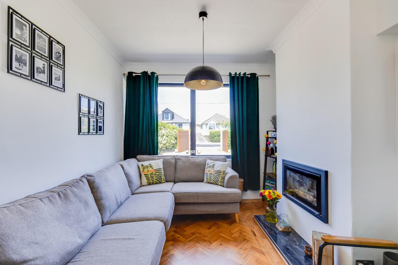 111 Fontygary Road, Rhoose, Barry, Vale Of Glamorgan, CF62 3DU